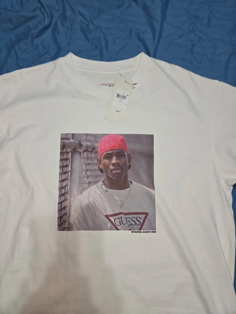 GUESS White Graphic Photo-Print Men’s T-Shirt - Picture 3 of 7